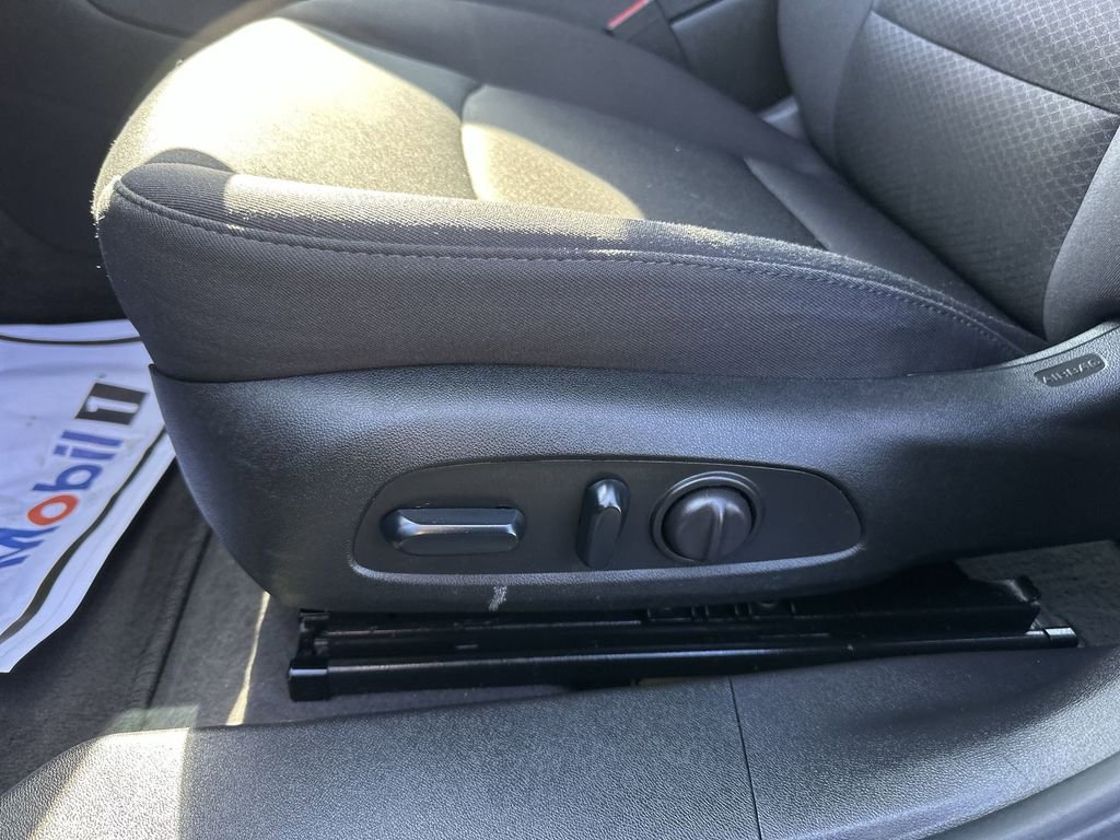 Used 2024 Chevrolet Malibu LT w/ Midnight Edition image 12