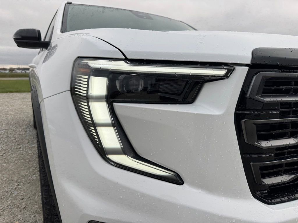 Used 2024 GMC Acadia AT4 w/ LPO, Floor Liner Package image 9