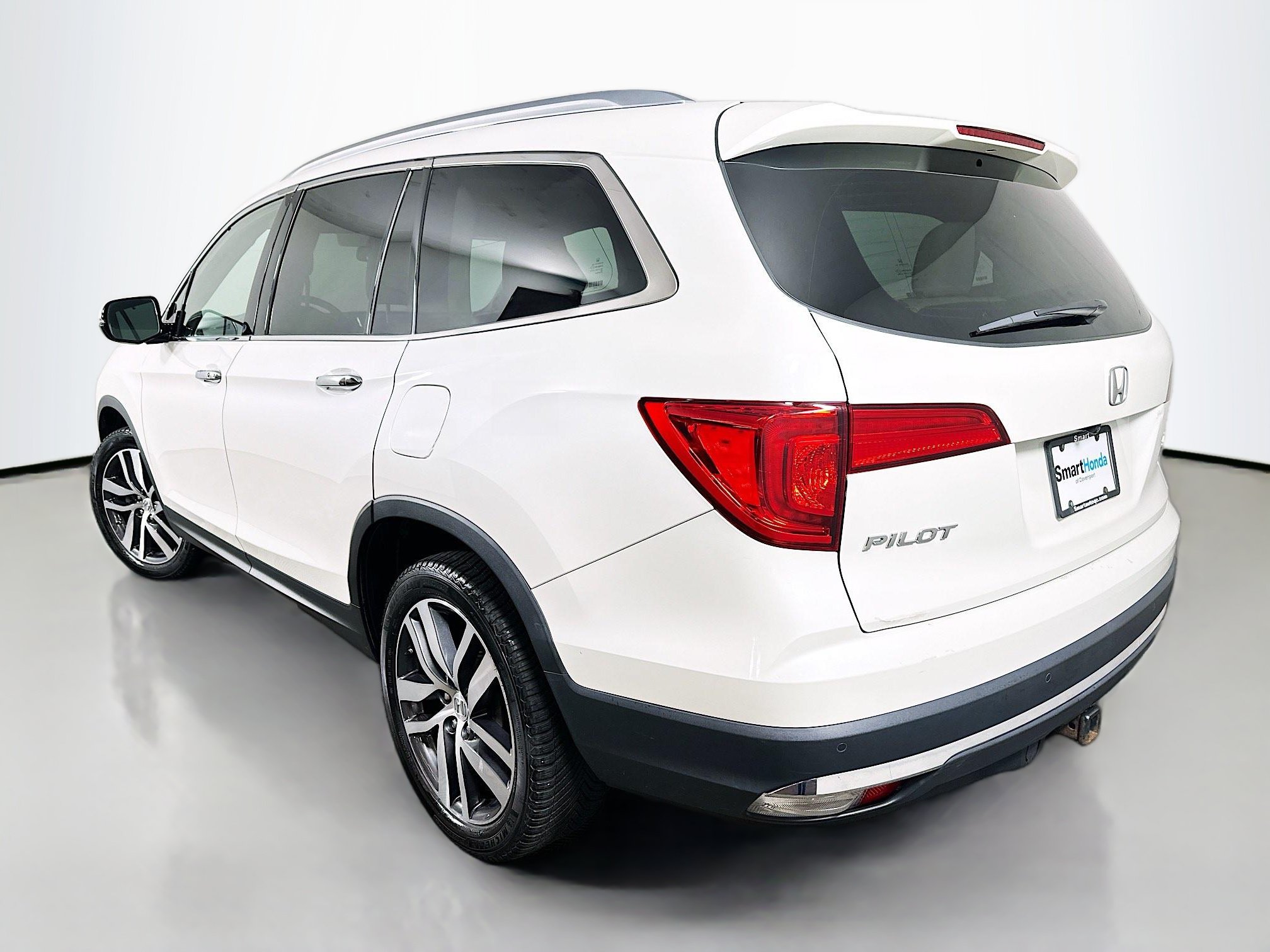 Used 2016 Honda Pilot Elite image 5