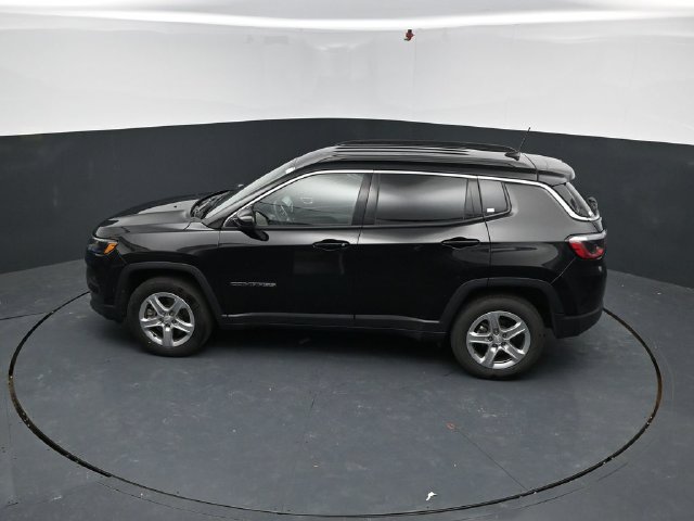 Used 2024 Jeep Compass Latitude AWD/4WD image 41