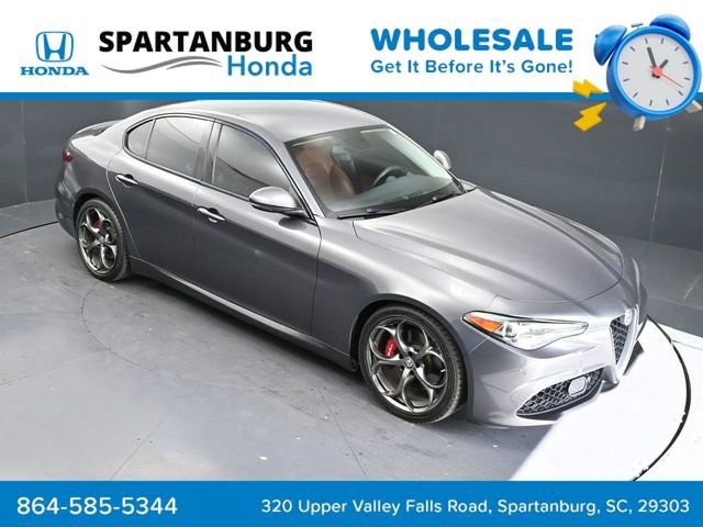 Used 2017 Alfa Romeo Giulia Ti w/ TI 19" Sport Package RWD image 26