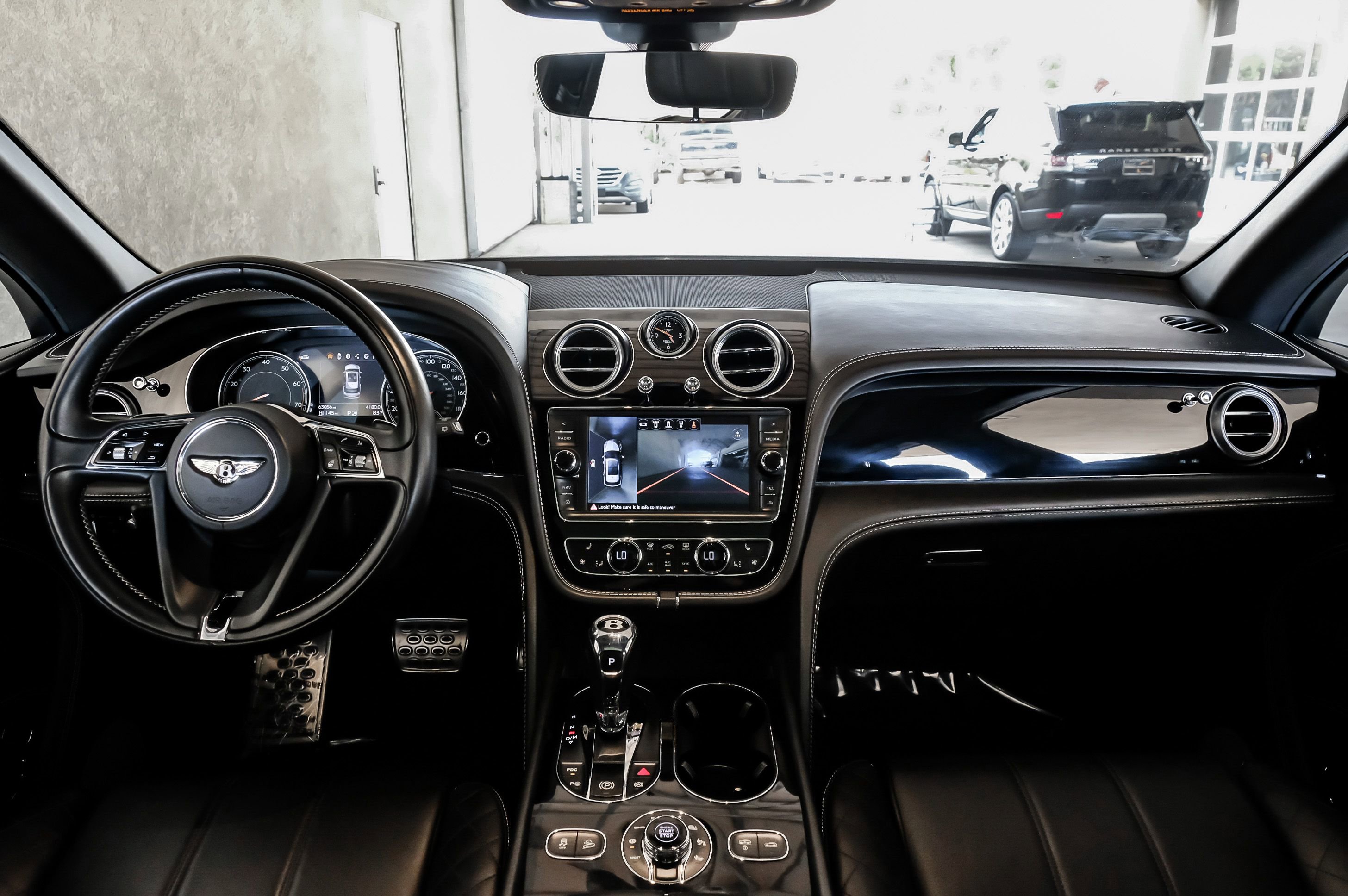 Used 2017 Bentley Bentayga image 11