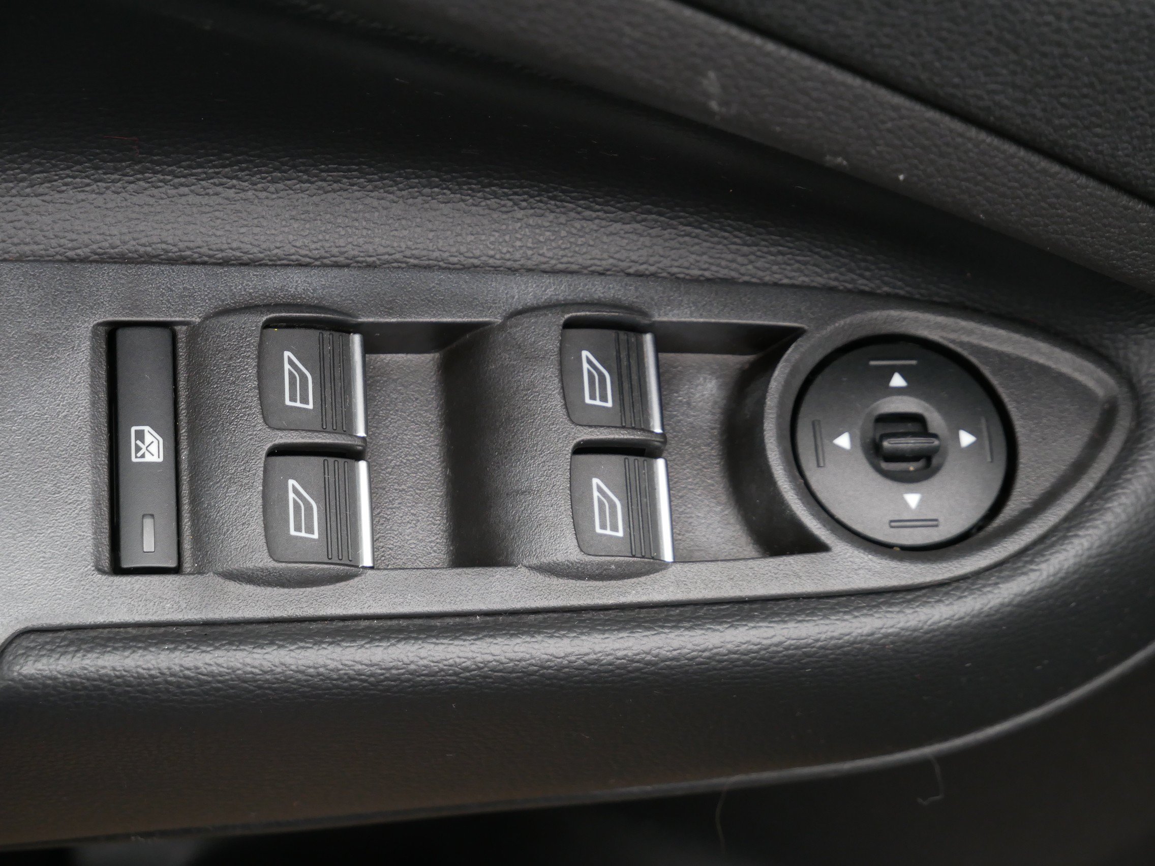 Used 2019 Ford Escape SE AWD/4WD image 10