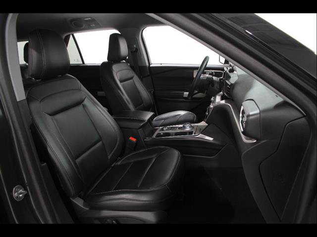 Certified 2023 Ford Explorer XLT w/ Equipment Group 202A AWD/4WD image 15