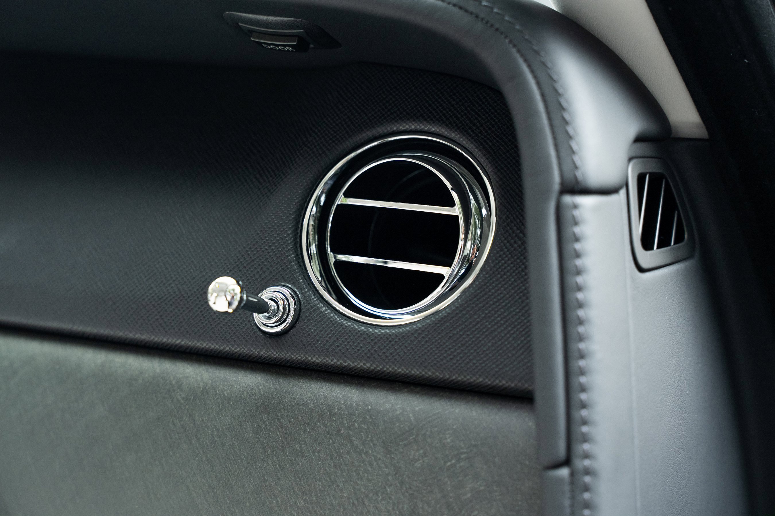Used 2023 Rolls-Royce Cullinan w/ Cullinan Package image 68
