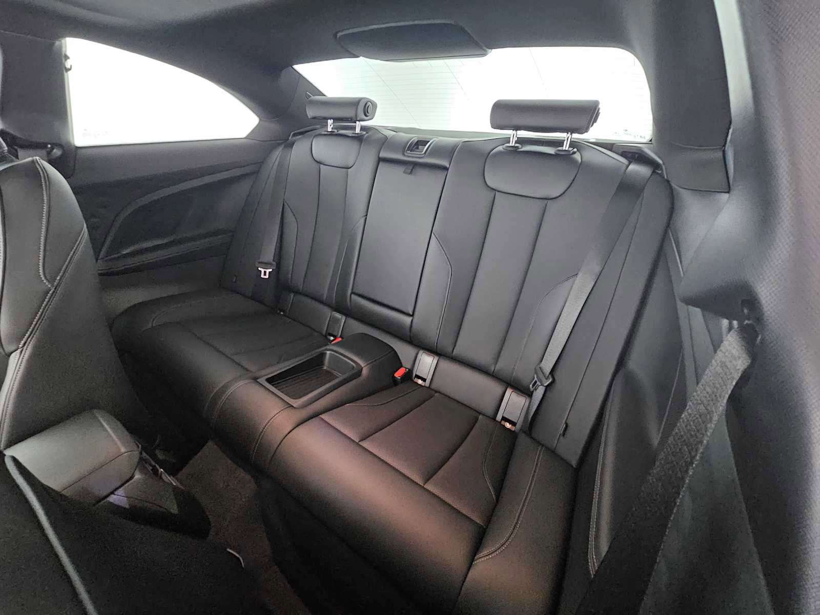 Used 2023 BMW 230i Coupe w/ M Sport Package RWD image 18