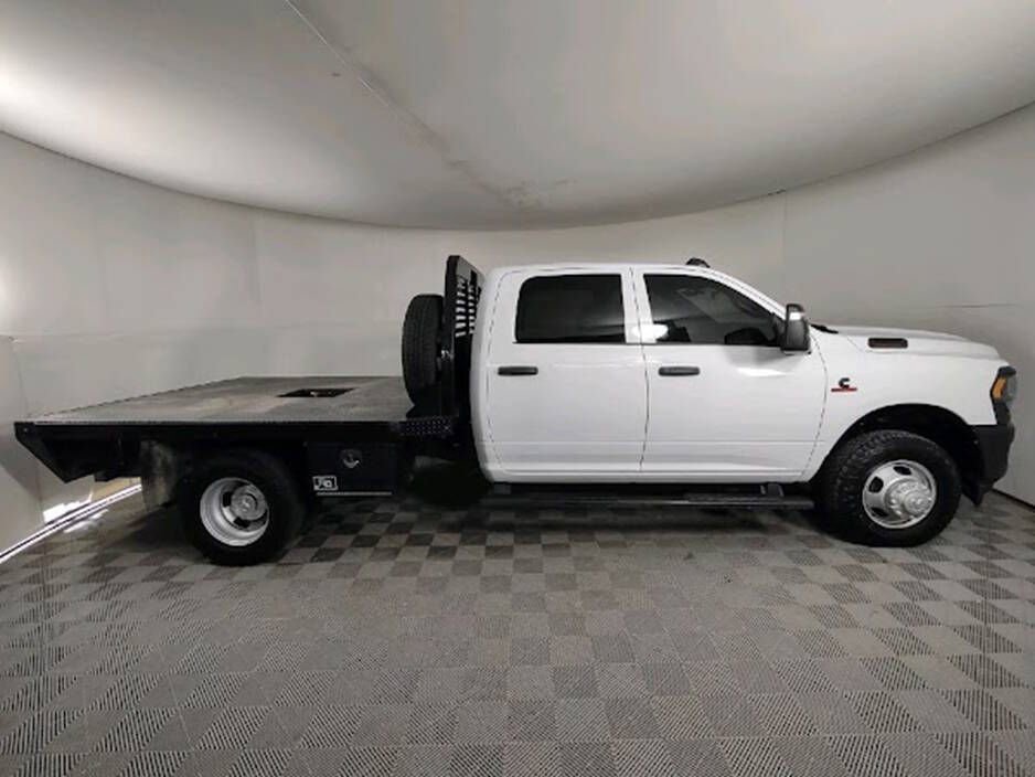 Used 2024 RAM 3500 Tradesman w/ Max Tow Package image 9