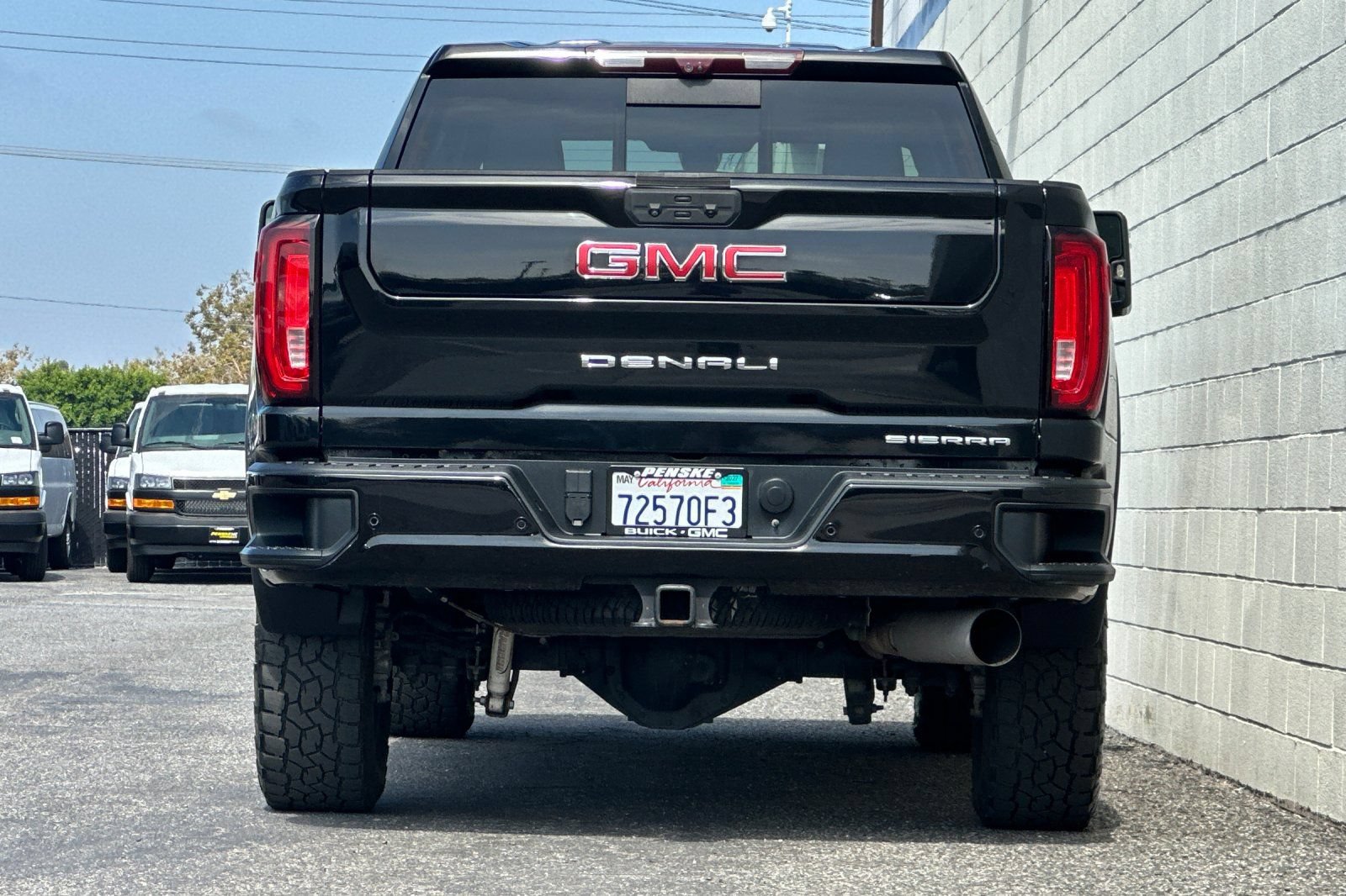 Certified 2021 GMC Sierra 2500 Denali w/ Denali Black Diamond Edition AWD/4WD image 5