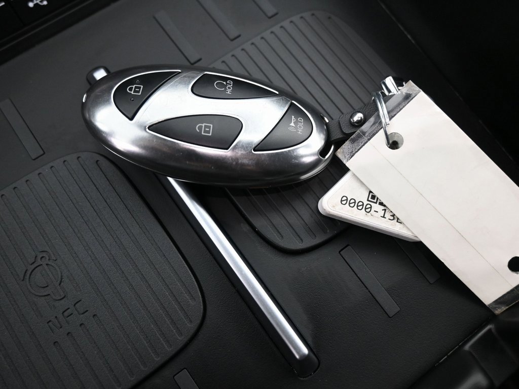 Used 2025 Hyundai Santa Fe SEL w/ Tow & Go Package image 11