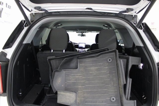 Used 2023 Ford Explorer XLT image 23
