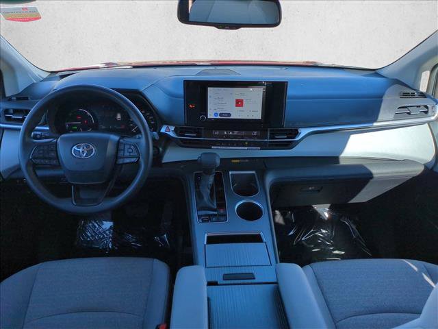 Certified 2026 Toyota Sienna LE AWD/4WD image 16