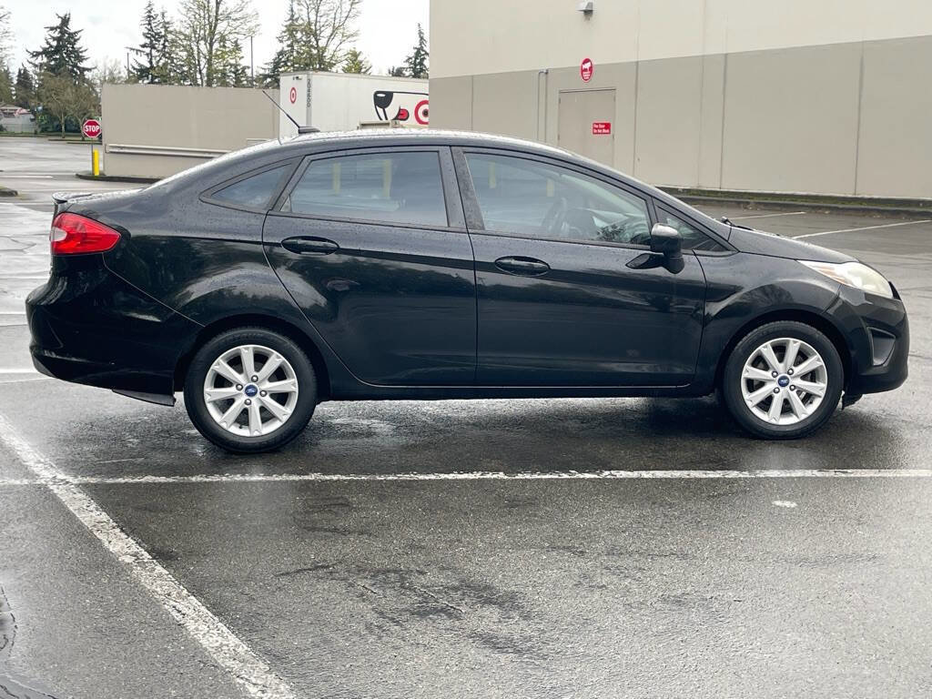 Used 2012 Ford Fiesta SE image 6