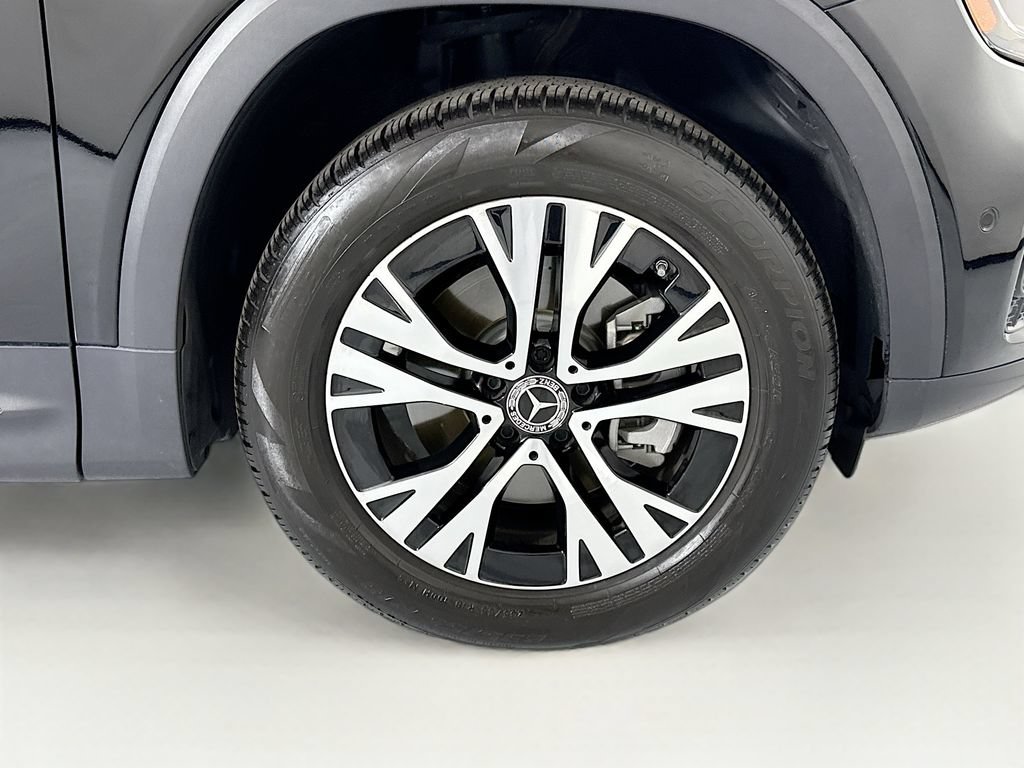 Certified 2025 Mercedes-Benz GLB 250 4MATIC image 33