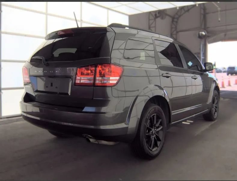 Used 2020 Dodge Journey SE w/ SE Popular Equipment Group FWD image 2