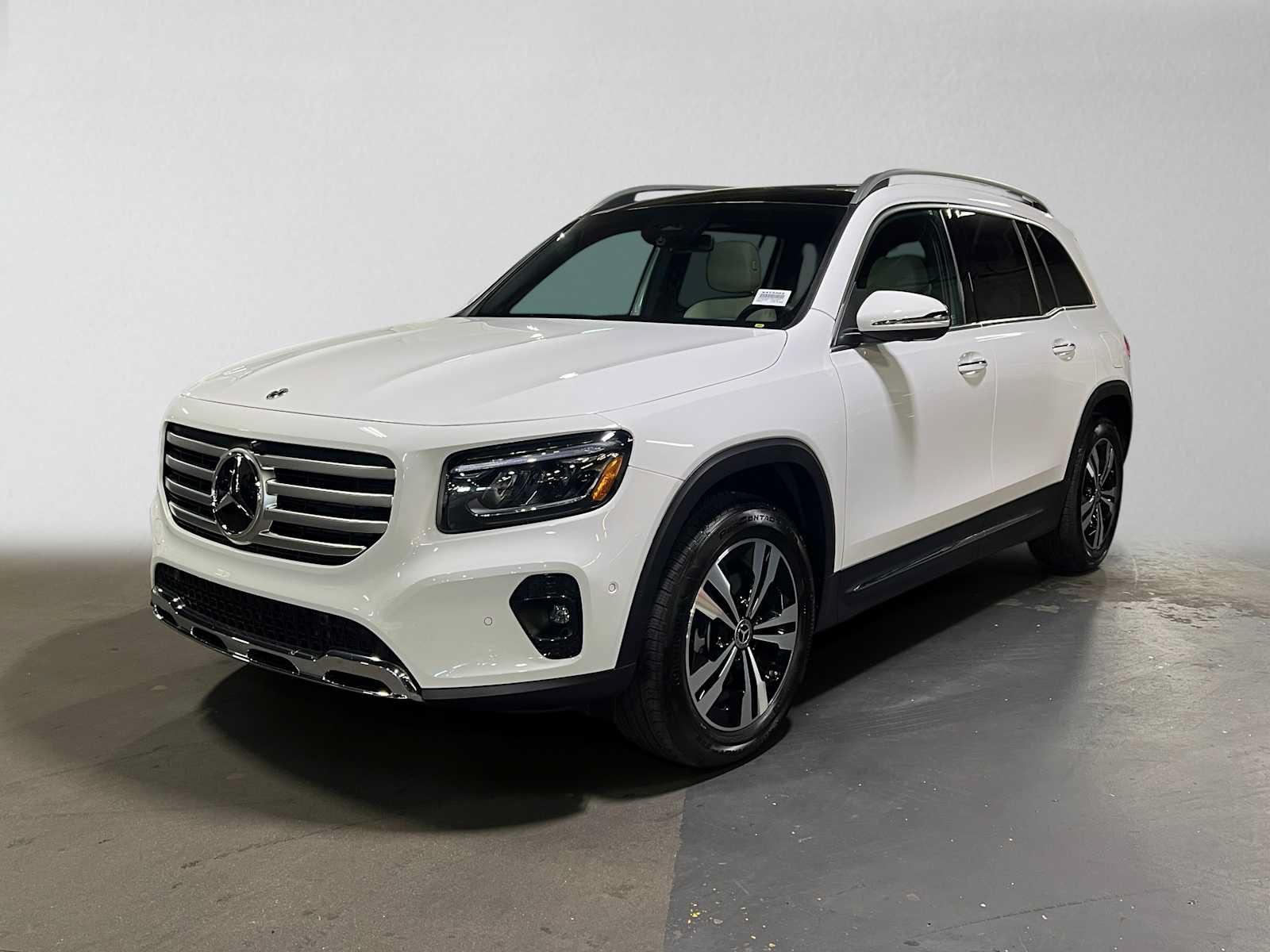 Used 2026 Mercedes-Benz GLB 250 4MATIC image 7