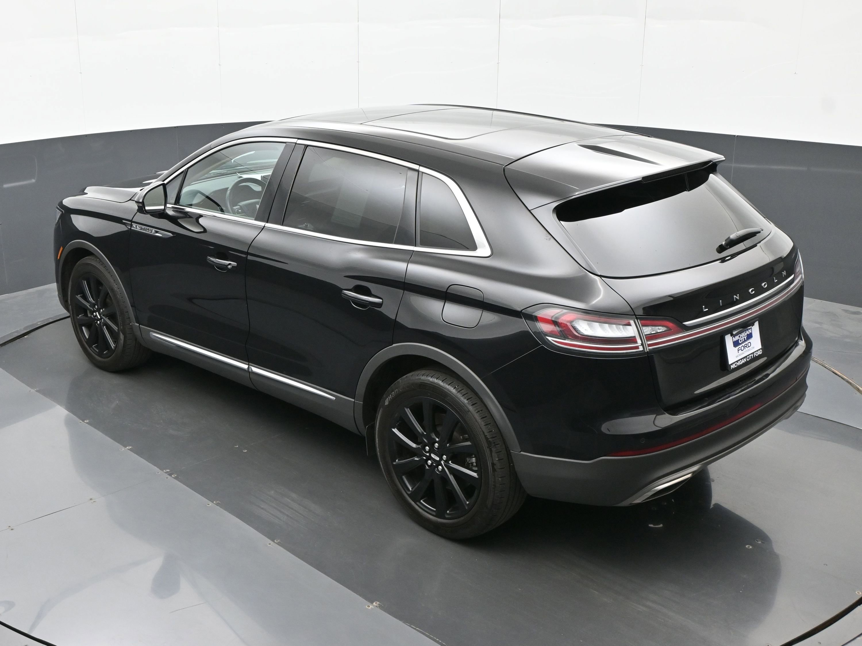 Used 2022 Lincoln Nautilus Reserve w/ Monochromatic Package AWD/4WD image 30