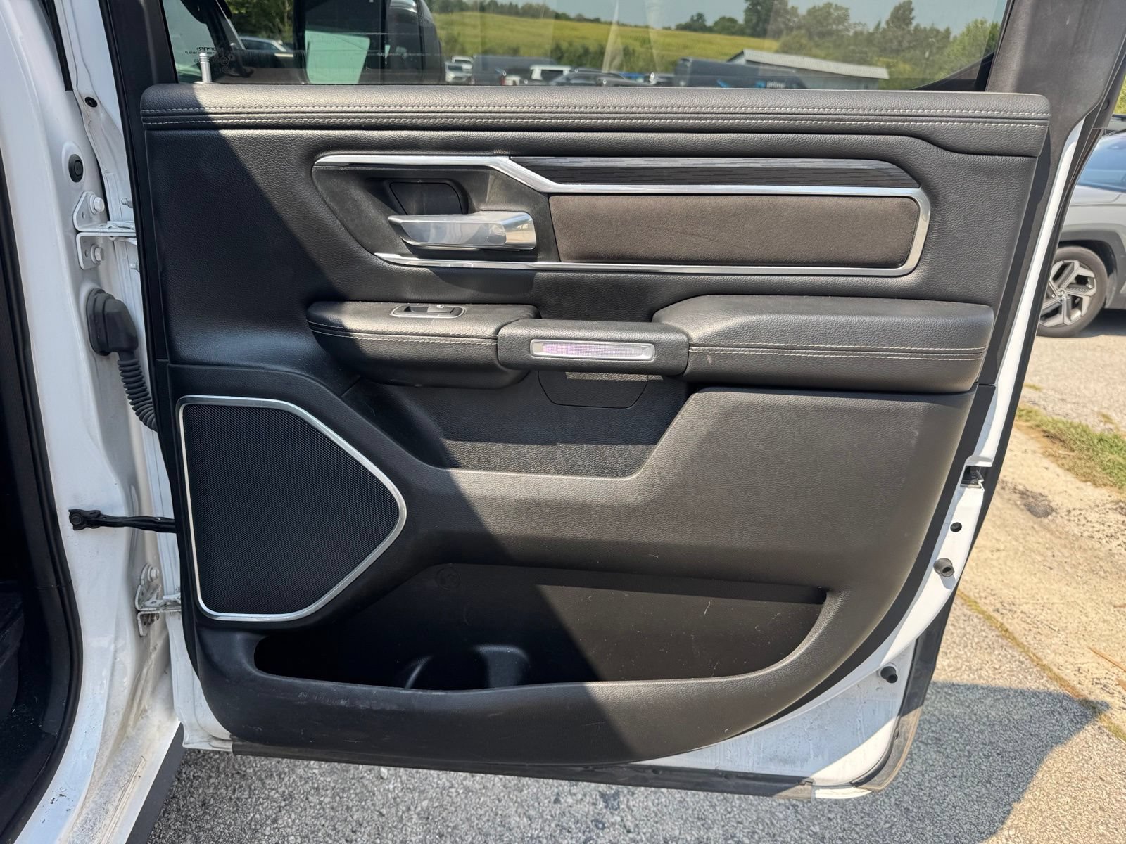 Used 2023 RAM 1500 Laramie AWD/4WD image 27
