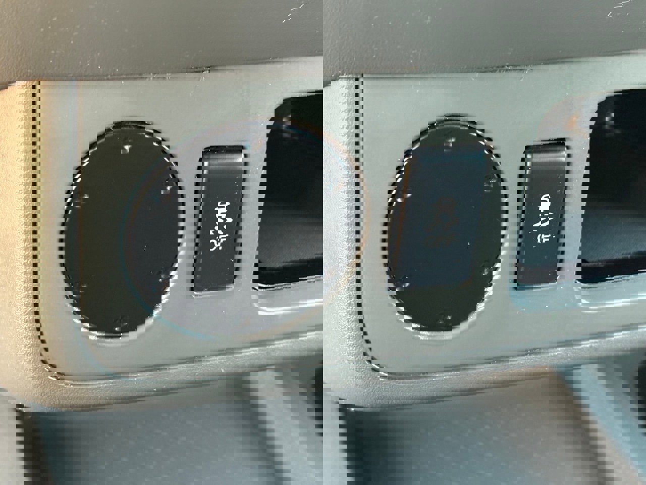 Certified 2021 Nissan Frontier SV w/ SV Utility Package image 20