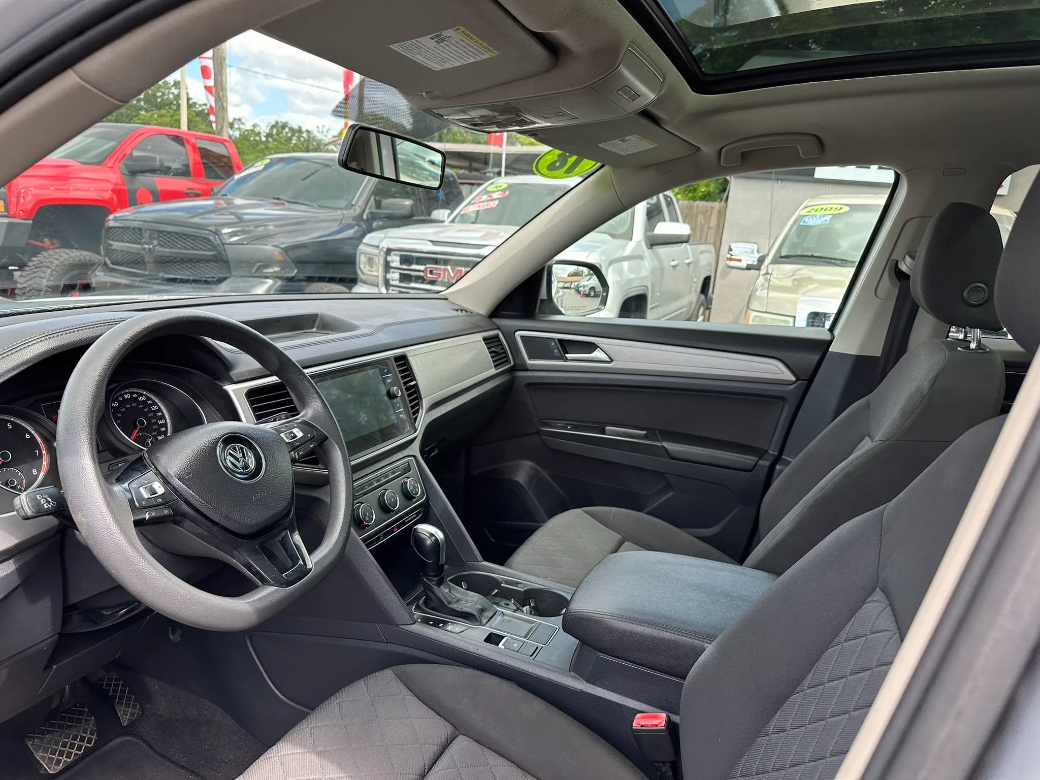 Used 2018 Volkswagen Atlas Launch Edition FWD image 10