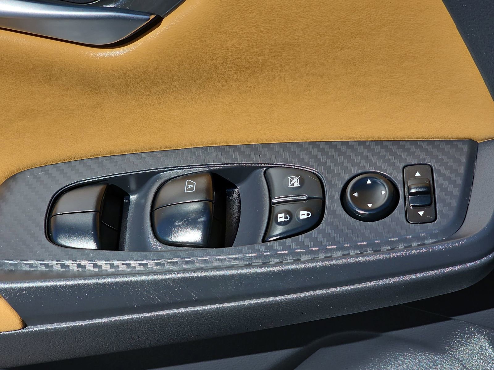 Used 2025 Nissan Sentra SV w/ SV Premium Package image 31