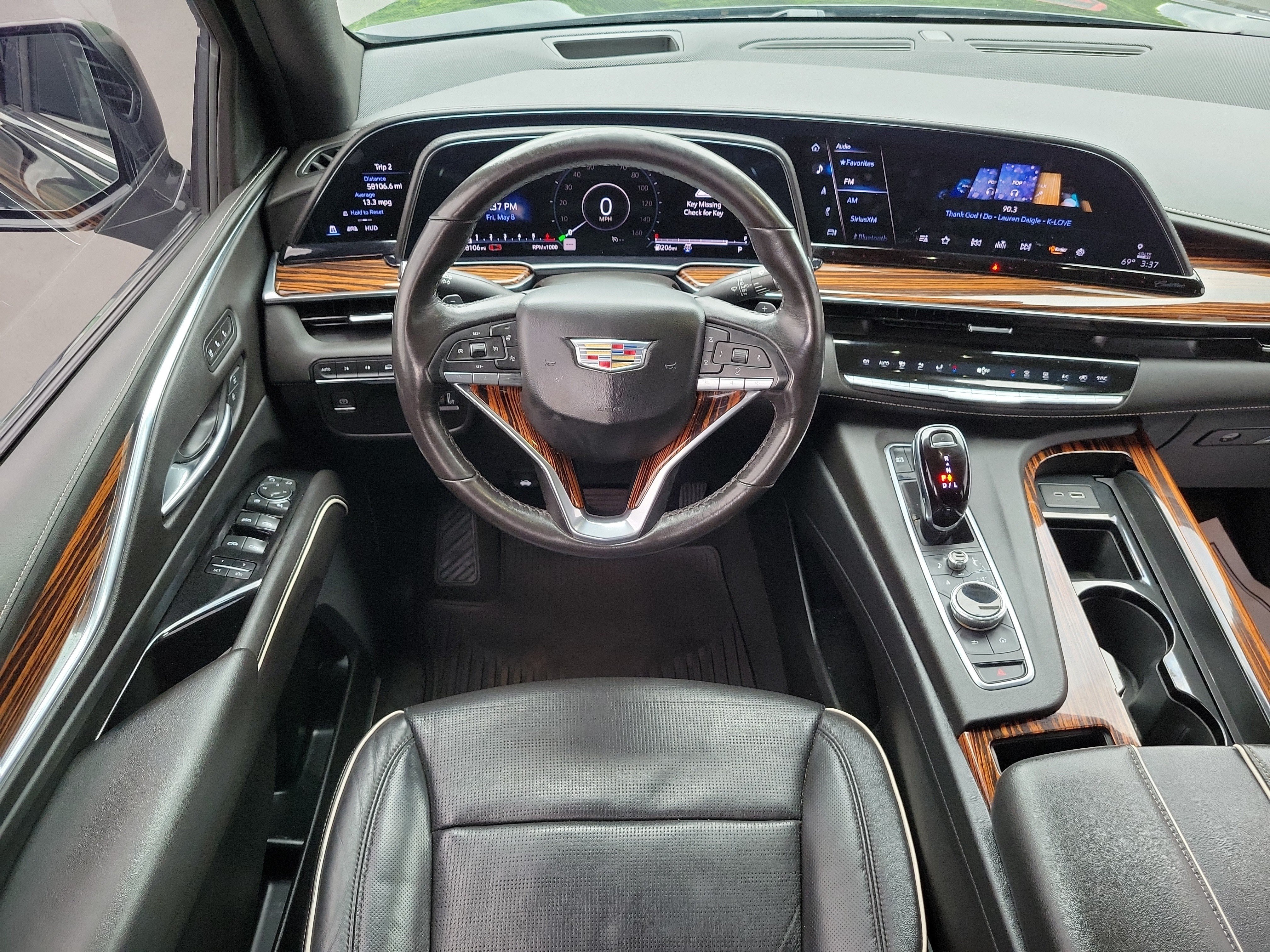 Used 2021 Cadillac Escalade Premium Luxury AWD/4WD image 13
