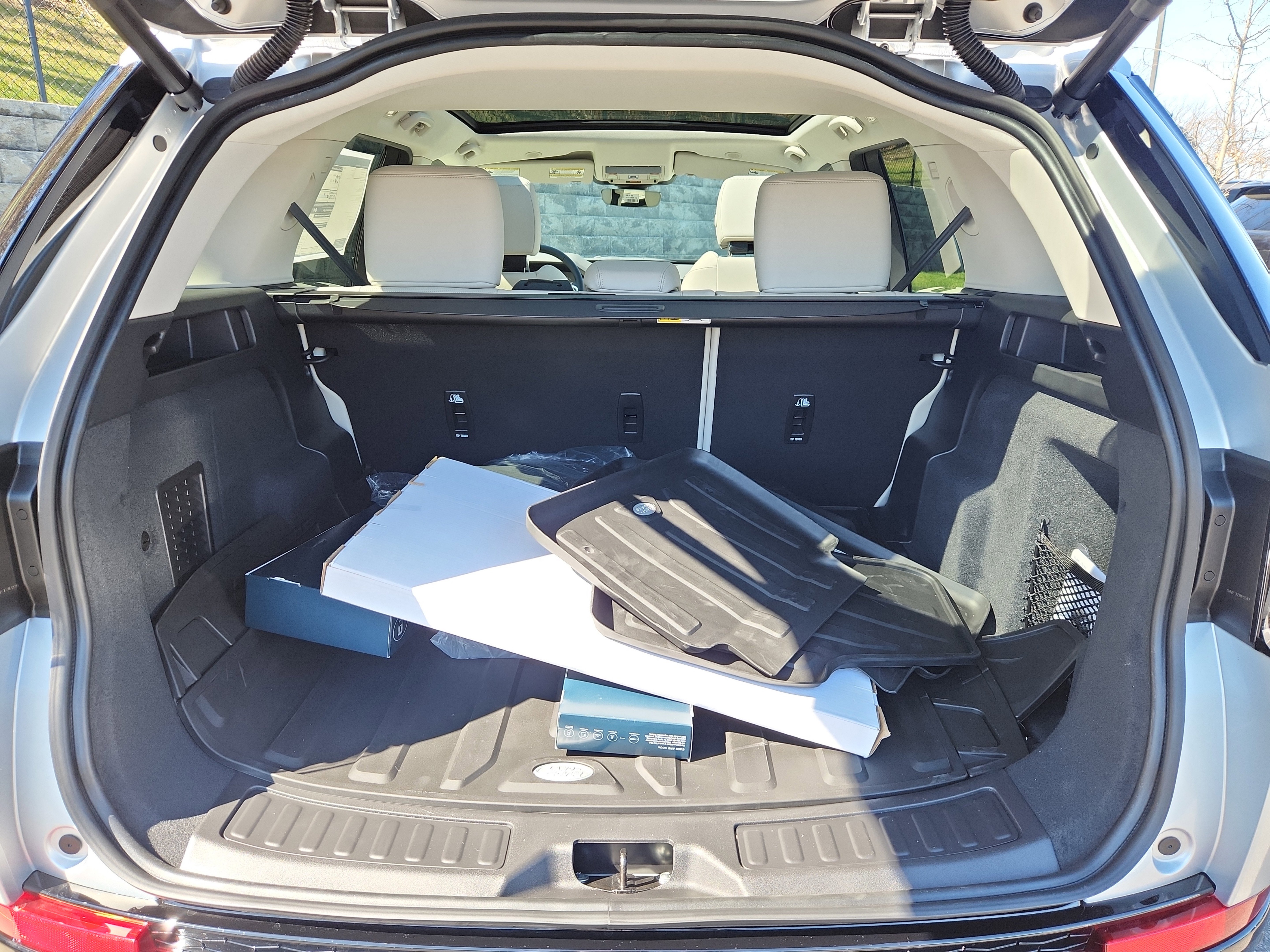 Certified 2025 Land Rover Discovery Sport S image 13