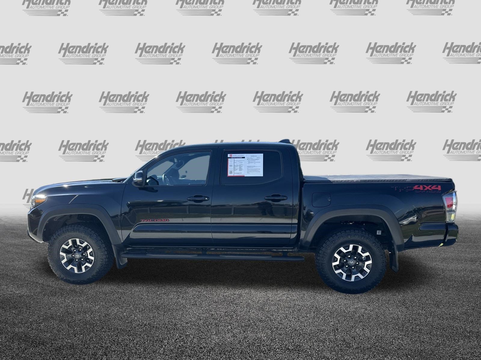 Certified 2022 Toyota Tacoma TRD Off-Road w/ Technology Package AWD/4WD image 7