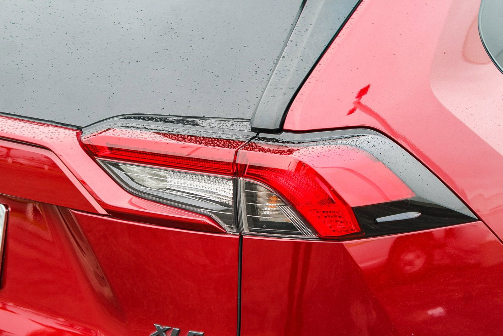 Used 2019 Toyota RAV4 XLE Premium w/ Carpet Mat Package FWD image 10