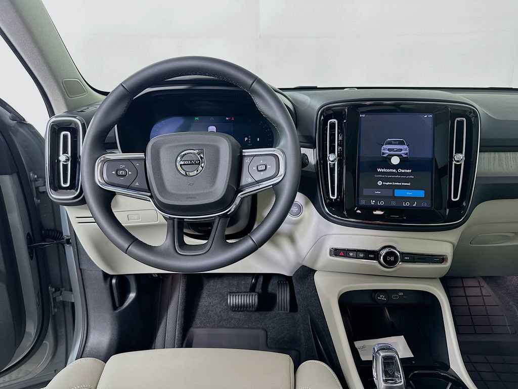 Used 2026 Volvo XC40 B5 Plus w/ Protection Package Premier AWD/4WD image 19