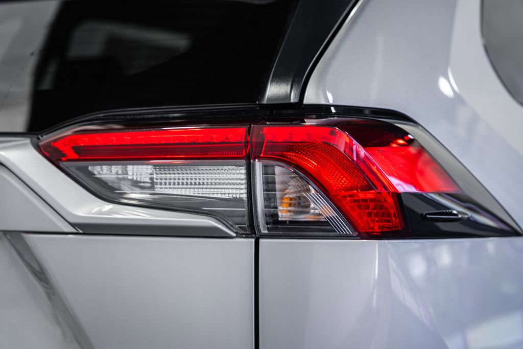 Used 2025 Toyota RAV4 LE image 6