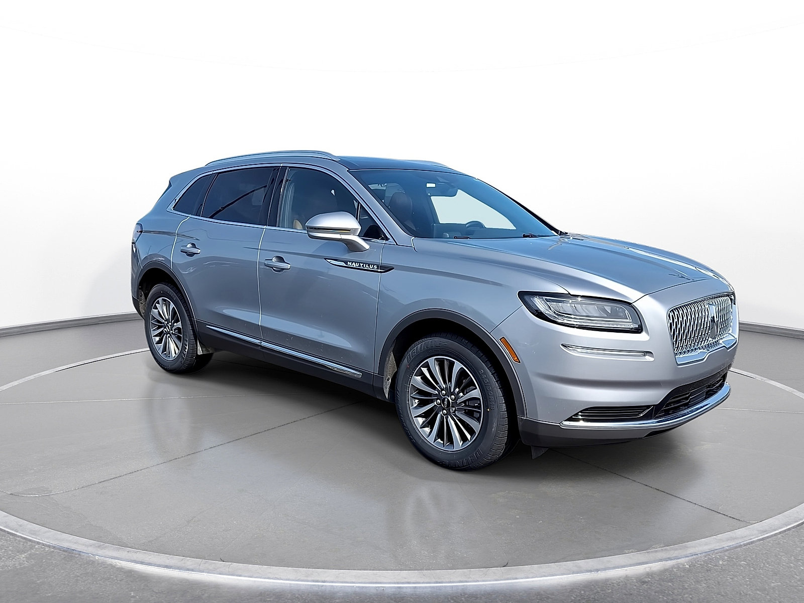 Used 2022 Lincoln Nautilus Reserve w/ Luxury Package AWD/4WD image 2