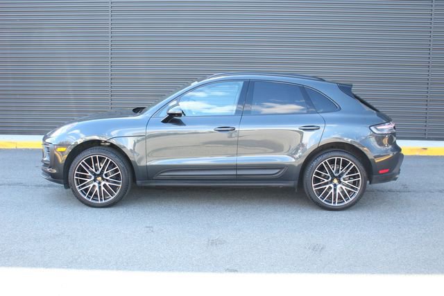 Certified 2026 Porsche Macan Base image 2