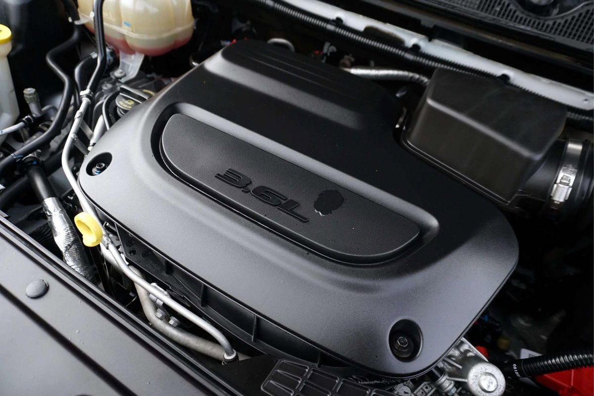 Used 2024 Chrysler Pacifica Touring-L FWD image 15