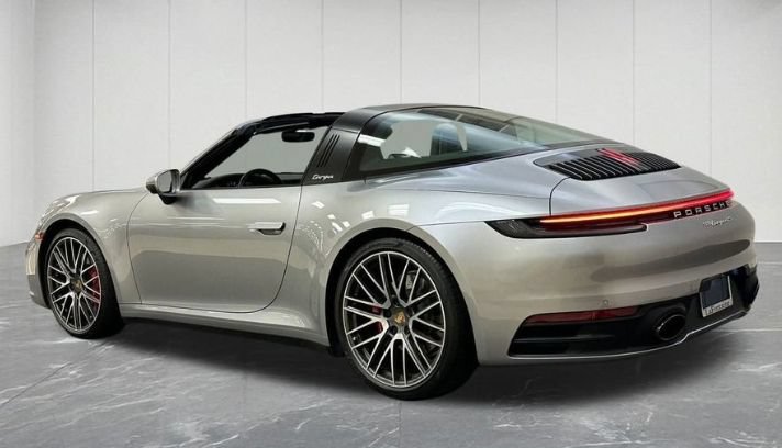 Used 2022 Porsche 911 Targa 4S AWD/4WD image 2
