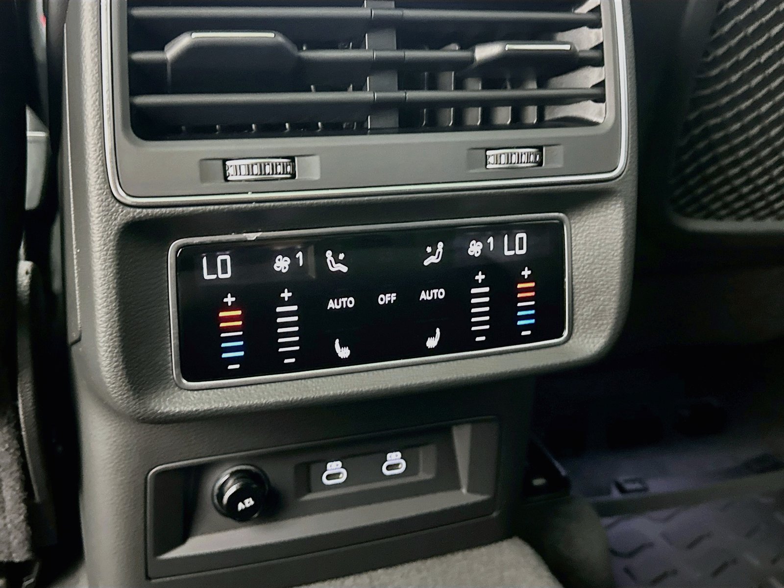 Used 2026 Audi Q7 3.0T Premium Plus w/ Premium Plus Package AWD/4WD image 36