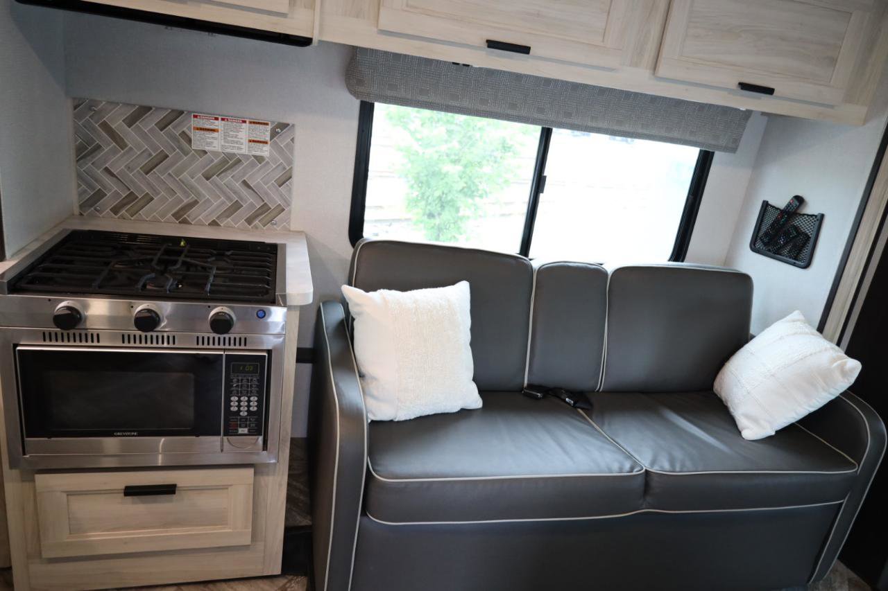 Used 2022 Ford E-450 and Econoline 450 Super Duty w/ Motorhome Prep Package RWD image 14