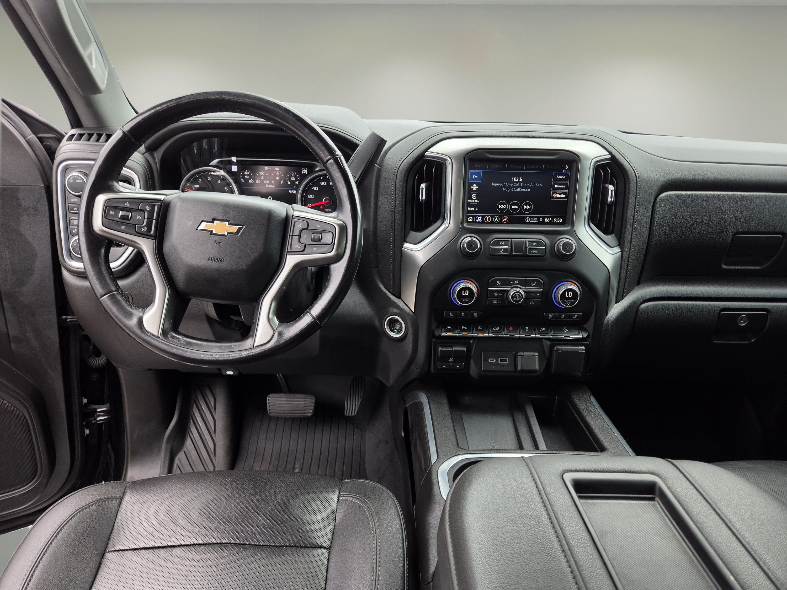 Used 2021 Chevrolet Silverado 1500 LTZ w/ LTZ Premium Package AWD/4WD image 12