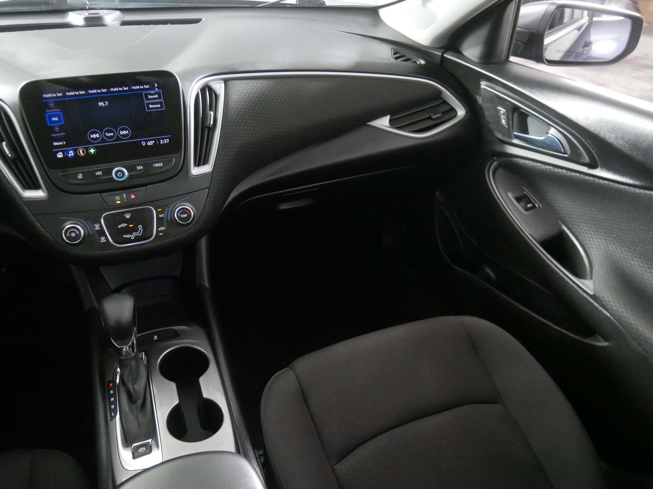 Used 2023 Chevrolet Malibu LS image 11