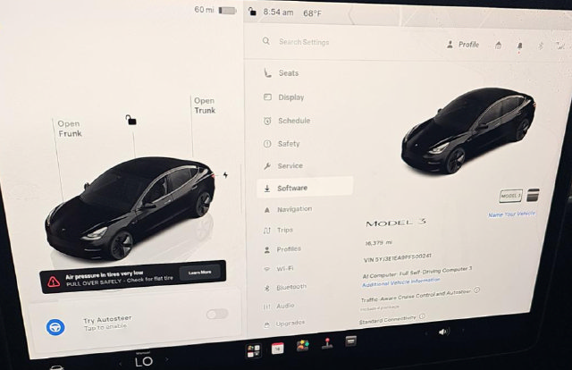 Used 2023 Tesla Model 3 Standard Range RWD image 12