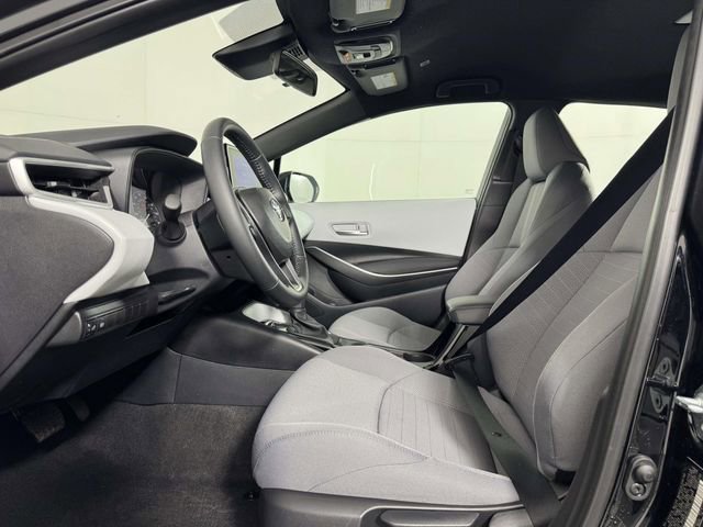 Used 2025 Toyota Corolla SE w/ Convenience Package image 4