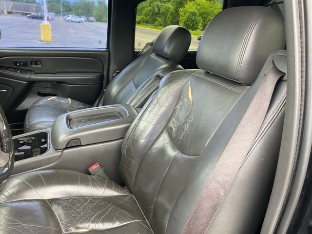 Used 2004 Chevrolet Avalanche 4x4 image 6