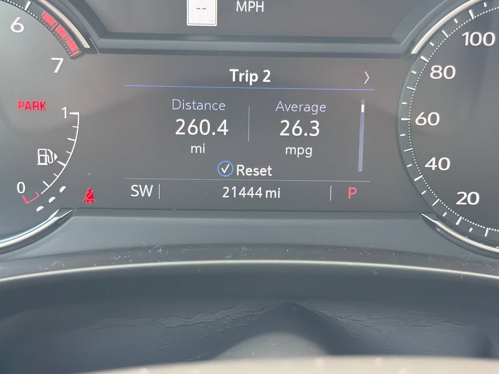 Used 2023 Cadillac XT4 Luxury w/ Cold Weather Package FWD image 20