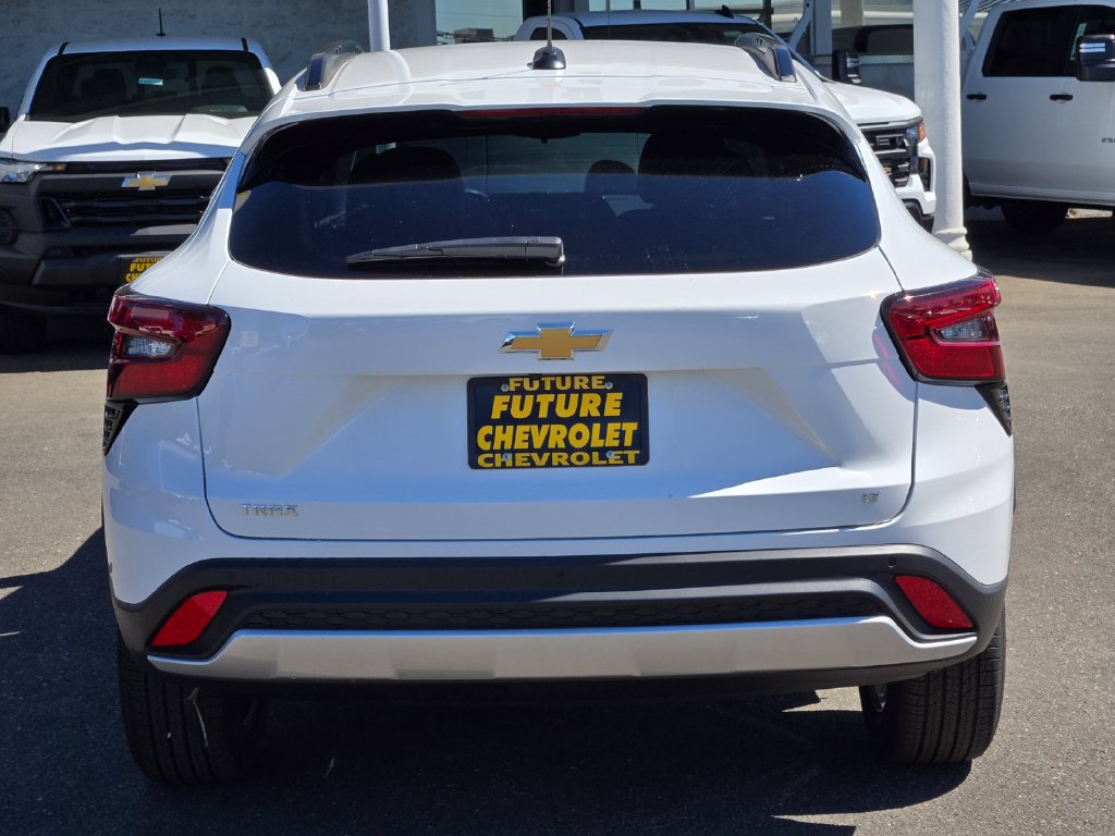 New 2026 Chevrolet Trax LT w/ Driver Confidence Package FWD image 5