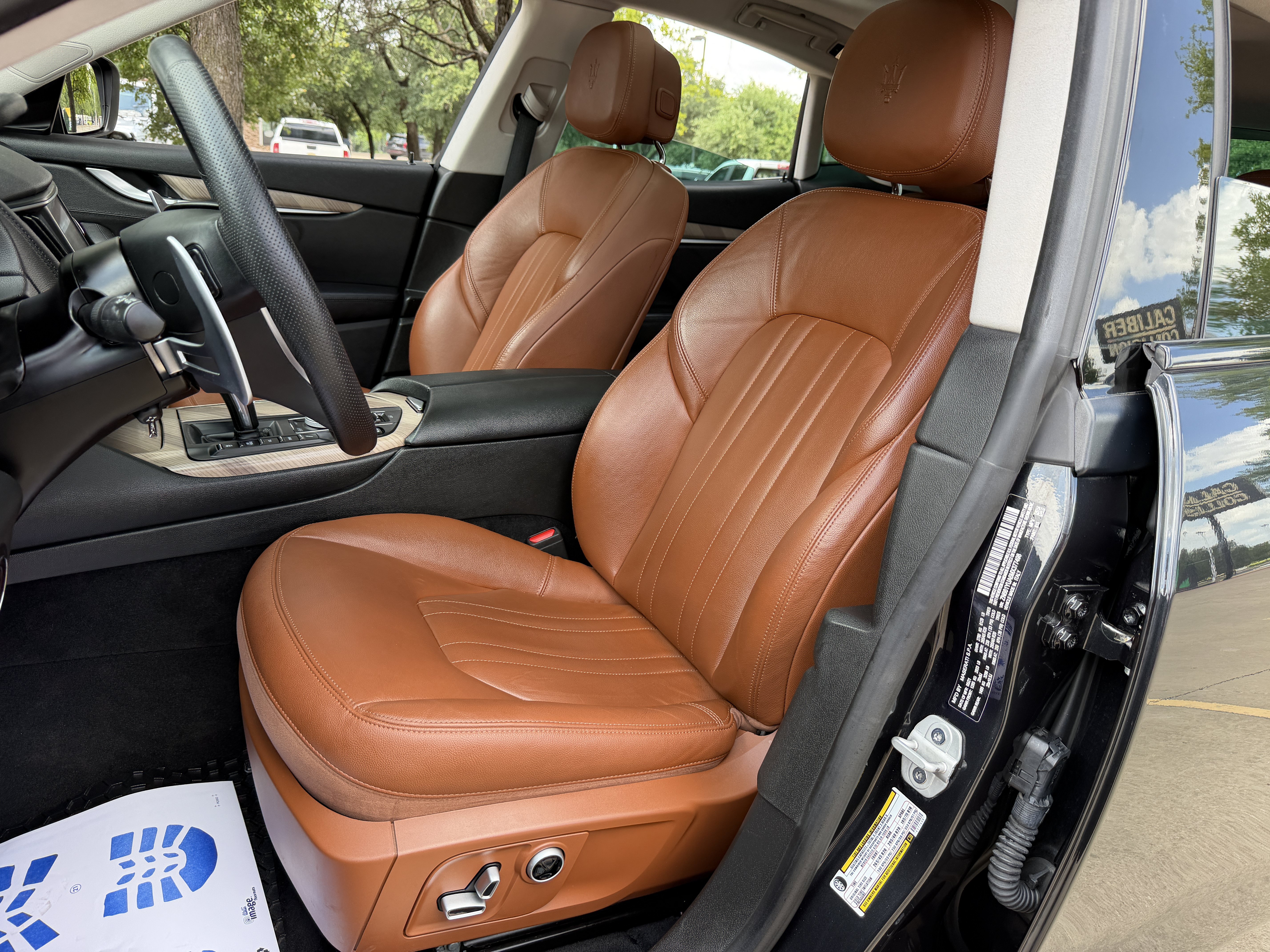 Used 2021 Maserati Levante S AWD/4WD image 30