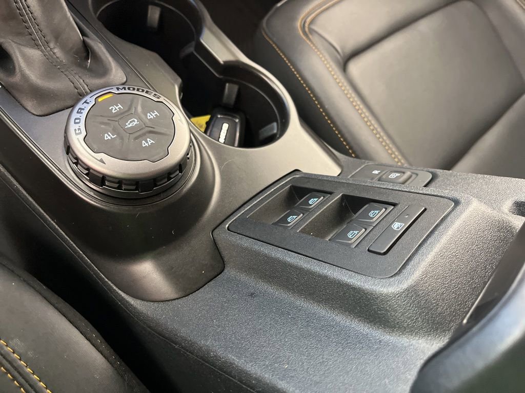 Used 2022 Ford Bronco Badlands image 32