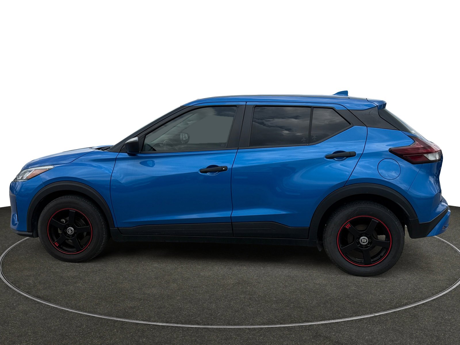 Used 2021 Nissan Kicks S image 2