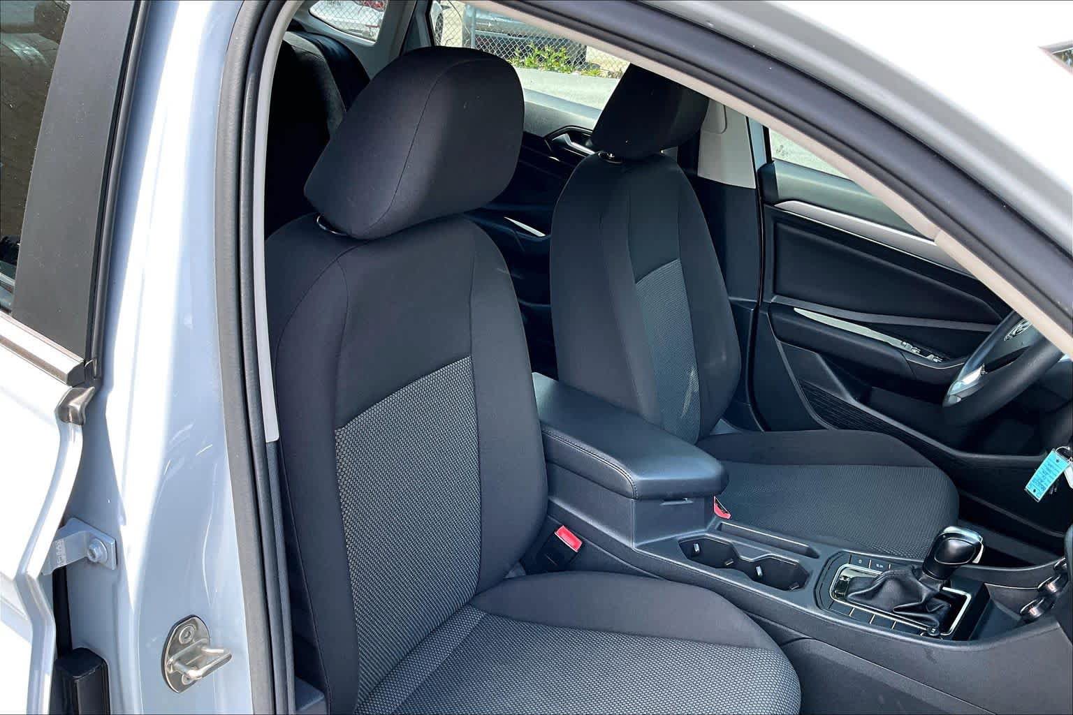 Used 2019 Volkswagen Jetta S w/ Driver Assistance Package FWD image 9