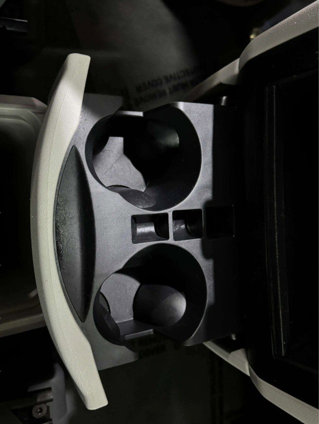 Used 2012 Volkswagen Routan S image 32