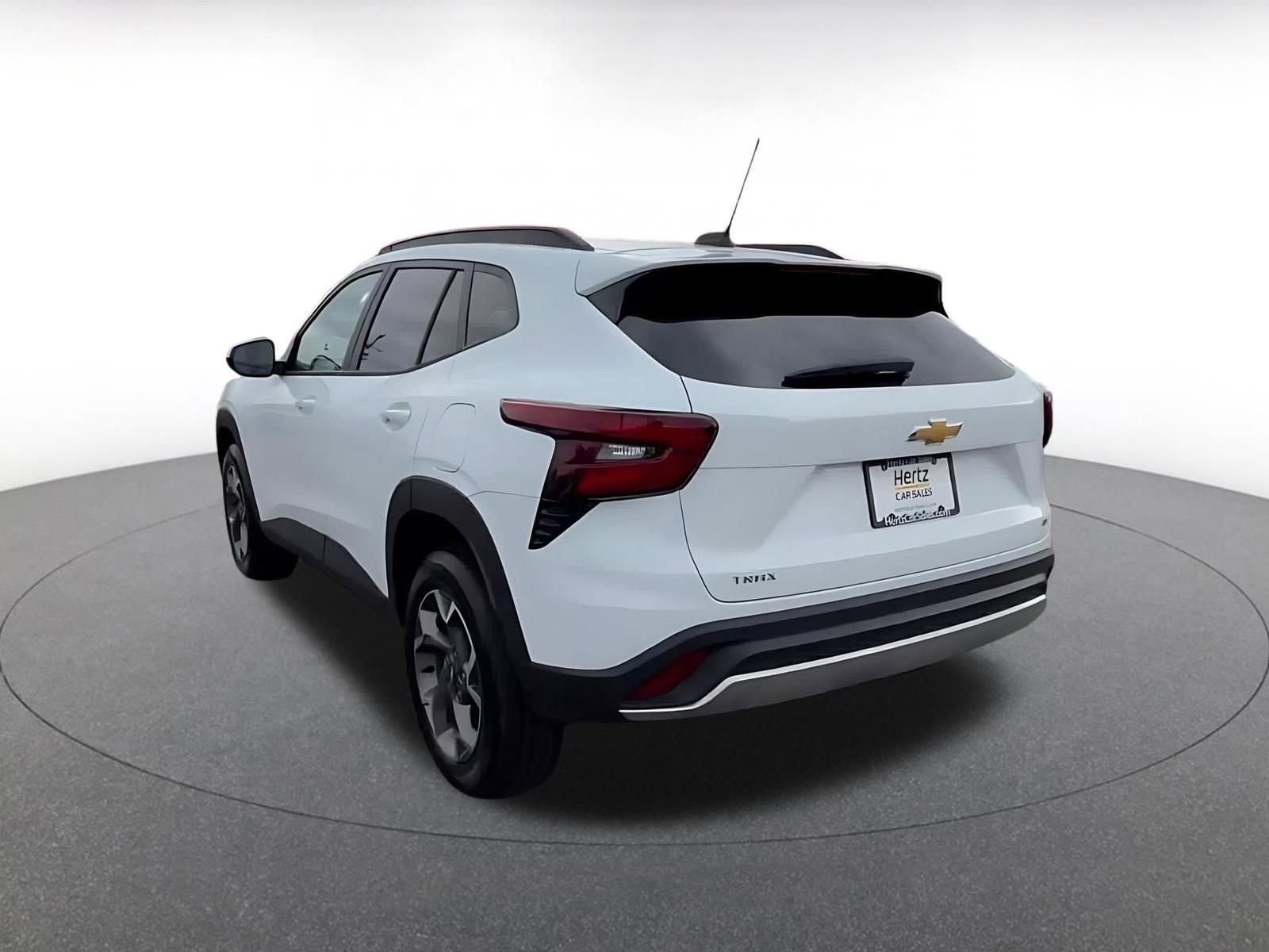 Used 2025 Chevrolet Trax LT image 11