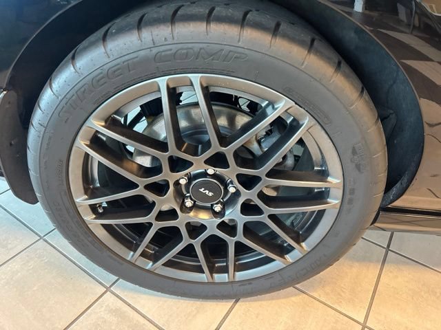 Used 2013 Ford Mustang Shelby GT500 RWD image 16